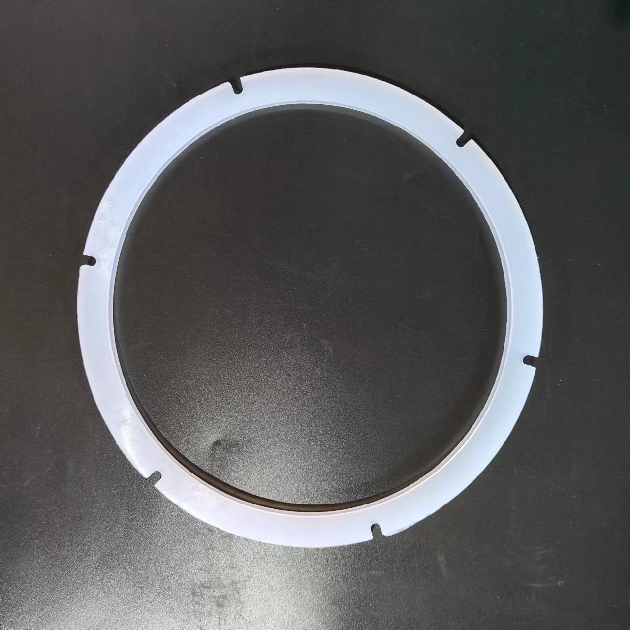 異形設備找不到合適密封圈？嶸牌非標定制硅膠密封圈，萬種規(guī)格，解決特殊尺寸難題